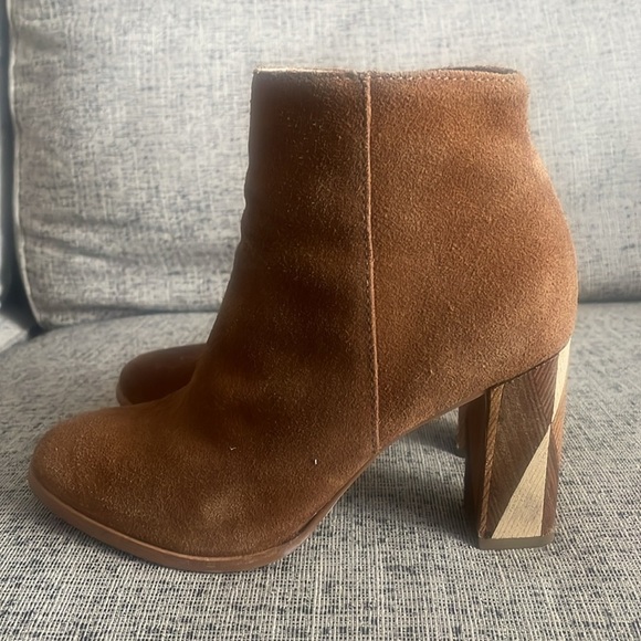 Matisse Geo Tan Suede Booties Size 6M - Picture 5 of 10